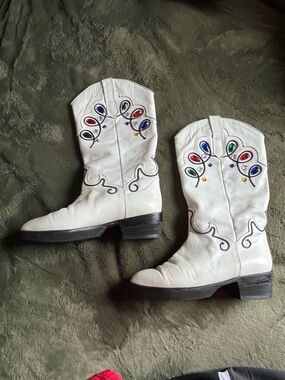 SHASHA LONDON 1980 White Womens Western Boots with Multicolor Accents